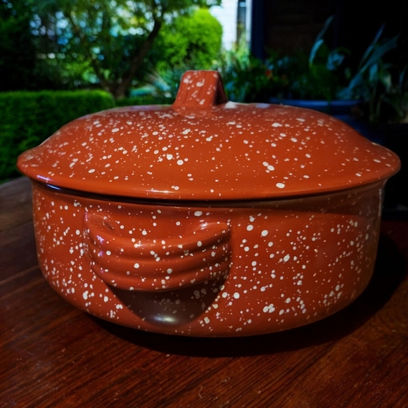 VTG LTD Commodities Stoneware Red Speckled Casserole Dutch Oven Dish Bowl/Lidded - Picture 2 of 9